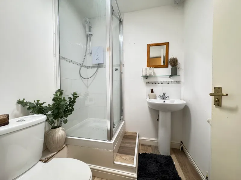 4 bed // 4 Bath // July 2026 - Image 16